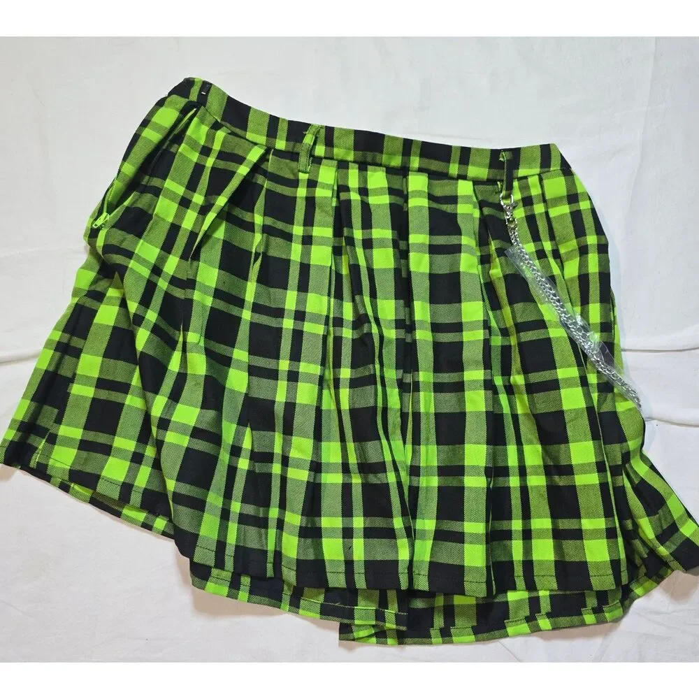 Hot Topic Green Plaid Chain Pleated Skirt - Size Medium - NWT - 86